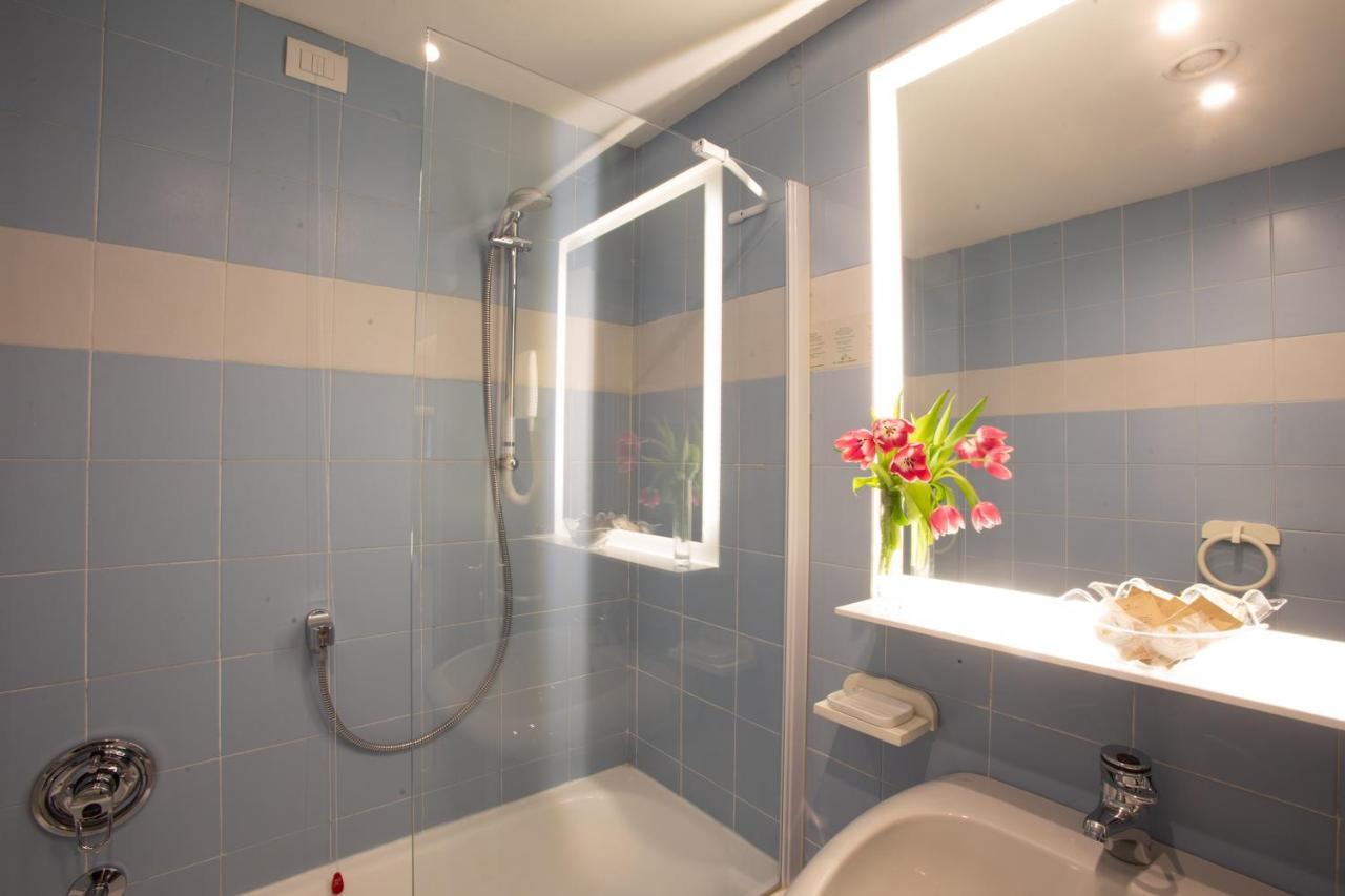 Le Robinie Golf & Resort Solbiate Olona Екстер'єр фото