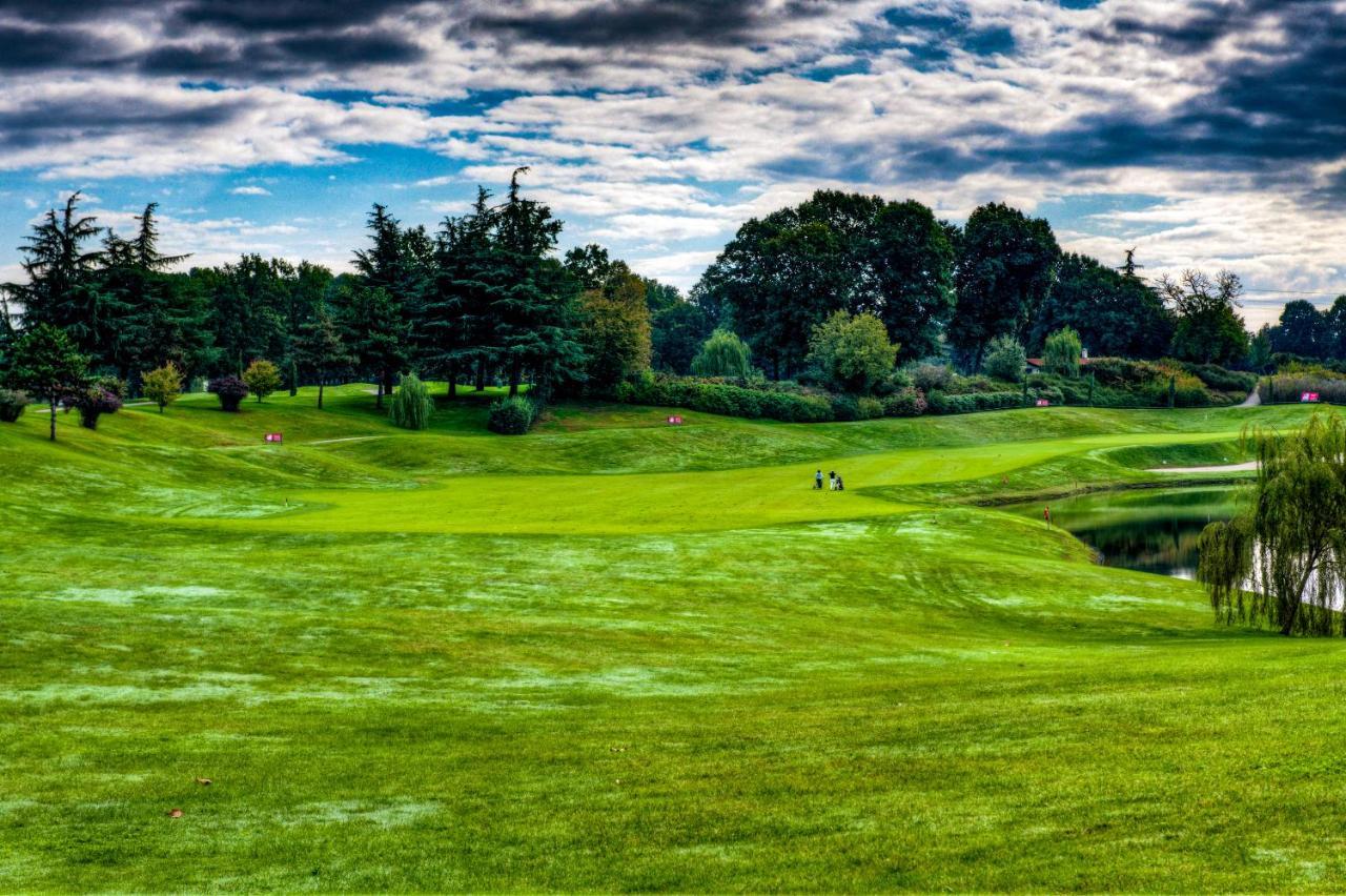Le Robinie Golf & Resort Solbiate Olona Екстер'єр фото