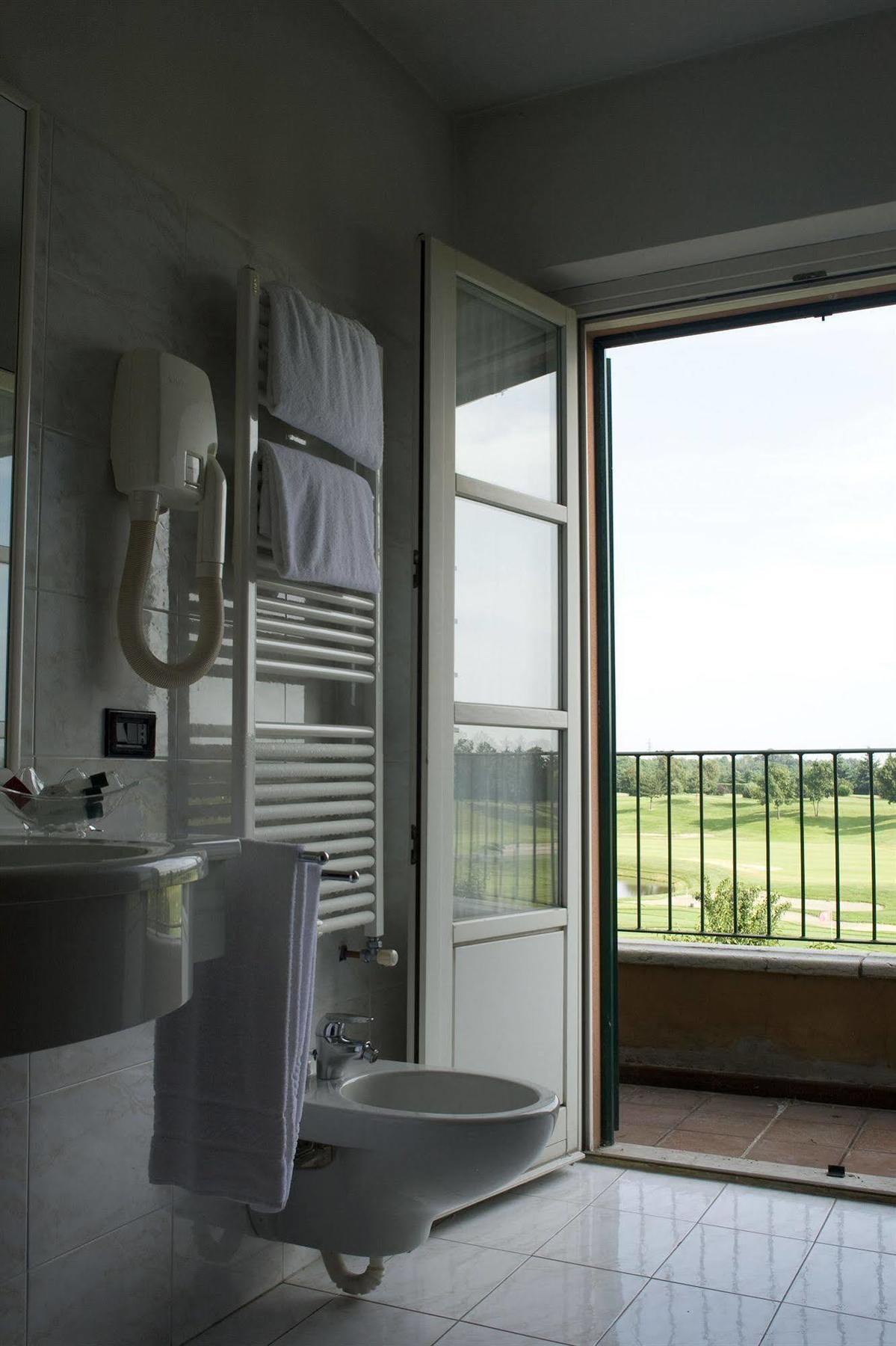 Le Robinie Golf & Resort Solbiate Olona Екстер'єр фото