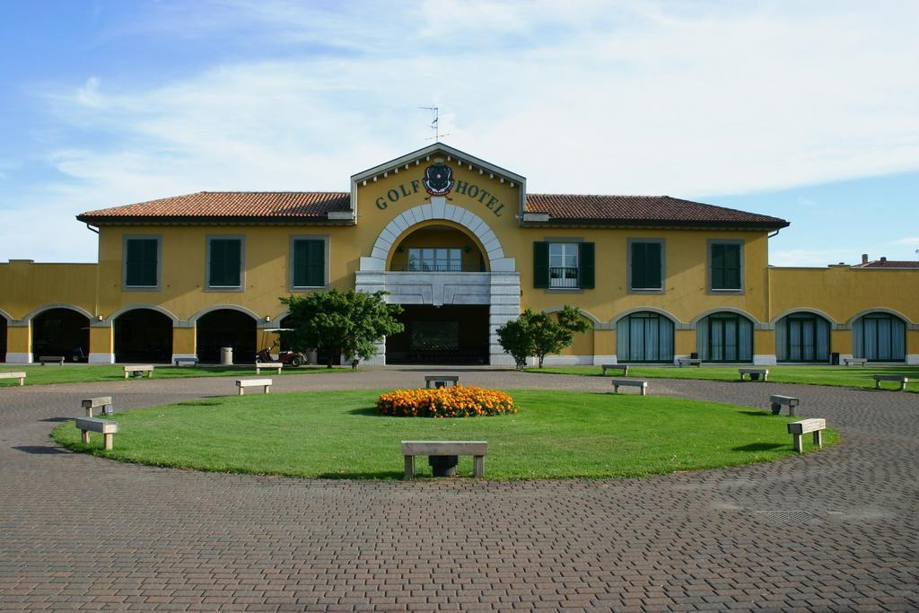 Le Robinie Golf & Resort Solbiate Olona Екстер'єр фото